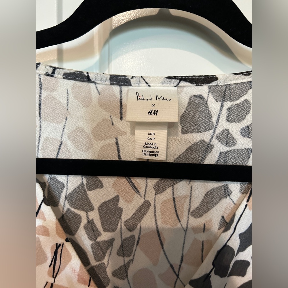 Richard Allen X H&M Patterned Wrap Dress Size S - image 2